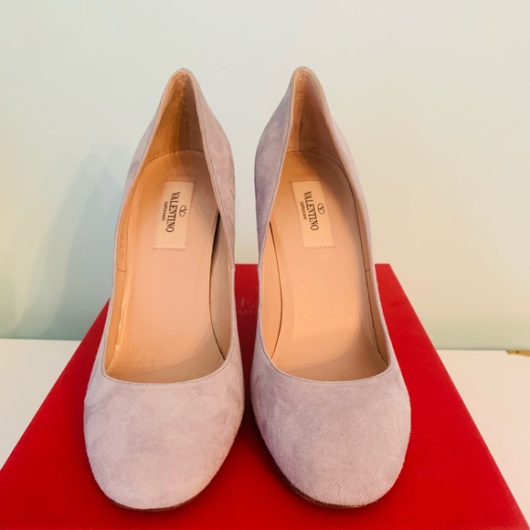 Women's Gray Valentino Garavani Tango Suede Pumps - Picture 7 of 9